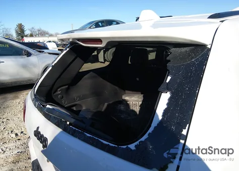 2021 Jeep Grand Cherokee 80Th Anniversary 4X4 z USA, uszkodzony, nr VIN 1C4RJFBG3MC812608